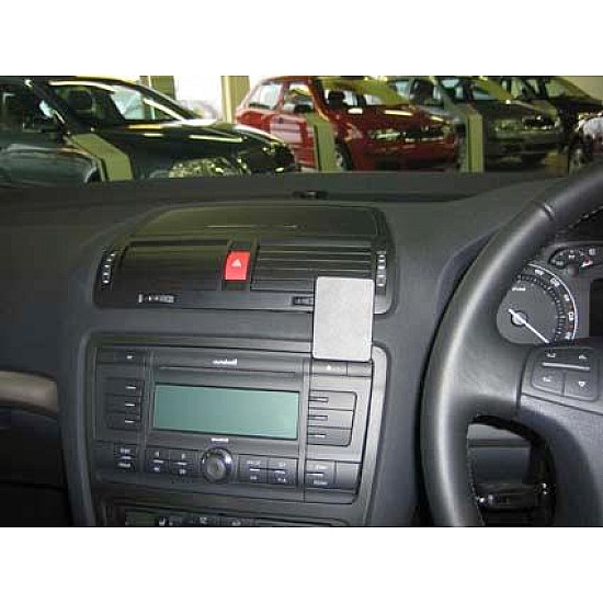 Skoda Octavia Brodit ProClip Mounting Bracket - Center mount (653525)