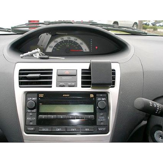 Toyota Yaris Brodit ProClip Mounting Bracket - Center mount (653835)