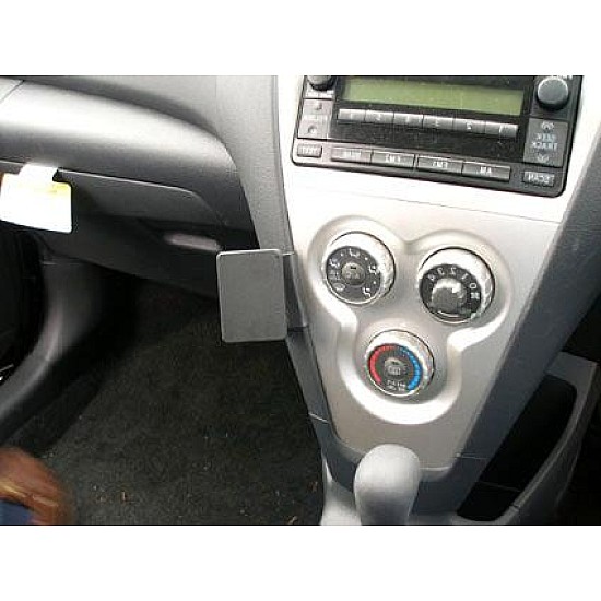 Toyota Yaris Brodit ProClip Mounting Bracket - Angled mount (653836)
