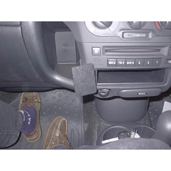 Toyota Yaris Brodit ProClip Mounting Bracket - Angled mount (653270)
