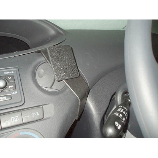 Toyota Yaris Brodit ProClip Mounting Bracket - Center mount (653381) Toyota Yaris Brodit ProClip Mounting Bracket - Center mount (653381)