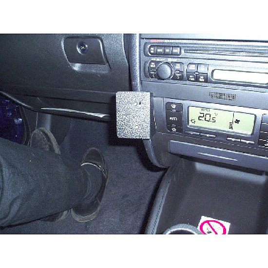 Seat Leon Brodit ProClip Mounting Bracket - Angled mount (653419)