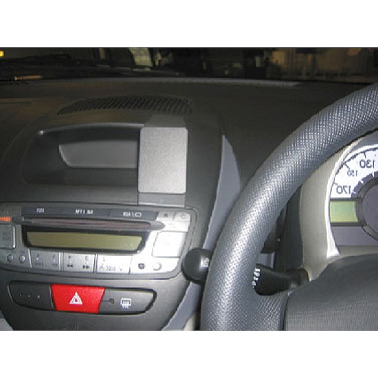 Toyota Aygo Brodit ProClip Mounting Bracket - Center mount (653716)