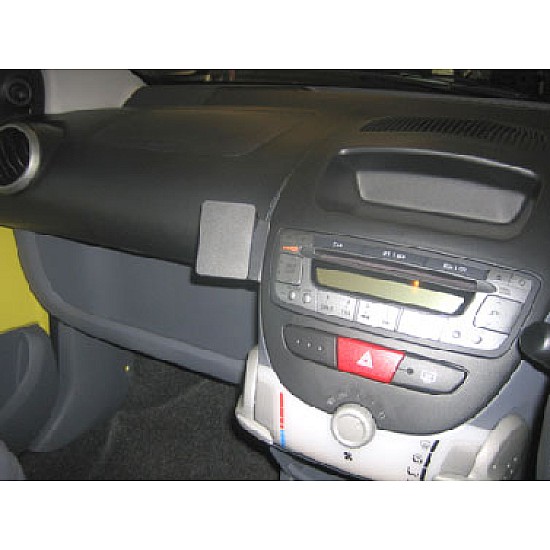 Toyota Aygo Brodit ProClip Mounting Bracket - Angled mount (653717)