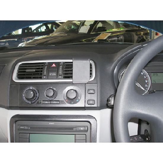 Skoda Fabia, Roomster Brodit ProClip Mounting Bracket - Center mount (653948)