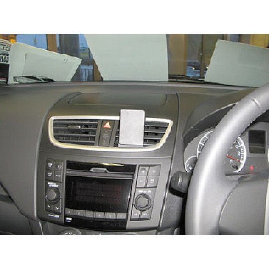 Suzuki Swift Brodit ProClip Mounting Bracket - Center mount (654567)