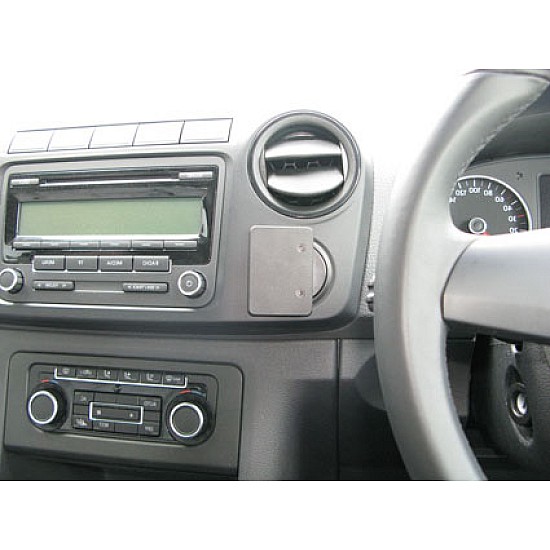 Volkswagen Amarok Brodit ProClip Mounting Bracket - Center mount (654601)