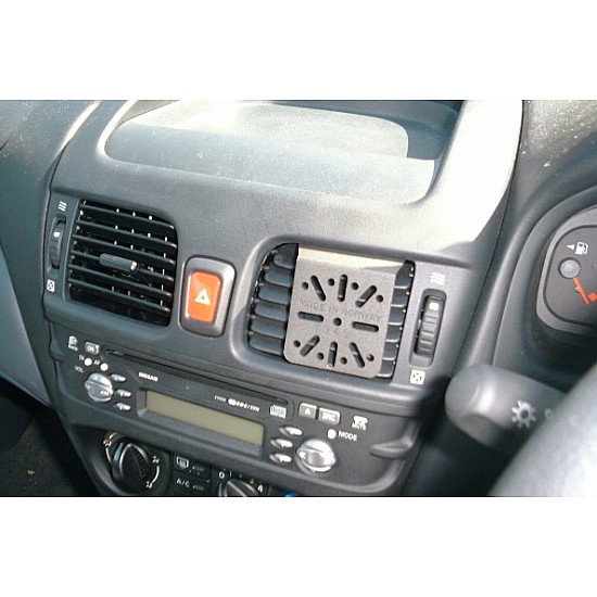 Dashmount 71345 Upper Console Mounting Bracket Nissan Almera 5 Door 2000 - 2002, 3 Door 2000 > Vent