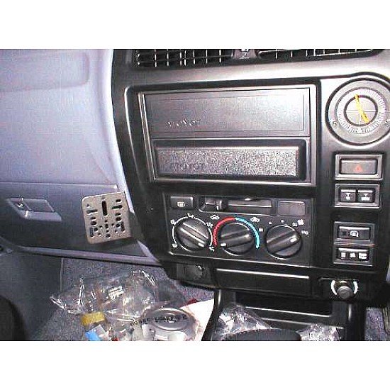 Dashmount 71639 Upper Console Mounting Bracket Toyota Landcruiser Colorado J90 Upto 11/2002