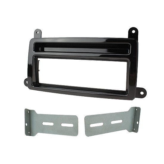 Connects2 Single DIN Stereo Fascia Gloss Black Adapter For Renault - CT24RT20 Connects2 Single DIN Stereo Fascia Gloss Black Adapter For Renault - CT24RT20