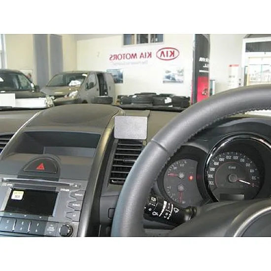 Kia Soul Brodit ProClip Mounting Bracket - Center mount (654561) Kia Soul Brodit ProClip Mounting Bracket - Center mount (654561)