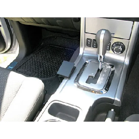 Nissan Navara Brodit ProClip Mounting Bracket - Console mount (634521) Nissan Navara Brodit ProClip Mounting Bracket - Console mount (634521)
