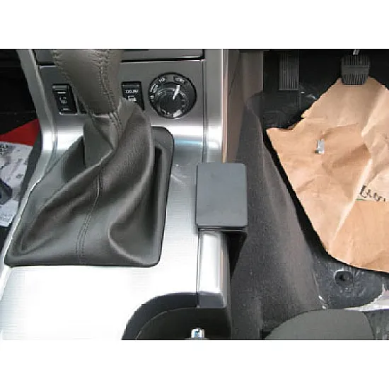 Nissan Navara Brodit ProClip Mounting Bracket - Console mount (634522) Nissan Navara Brodit ProClip Mounting Bracket - Console mount (634522)
