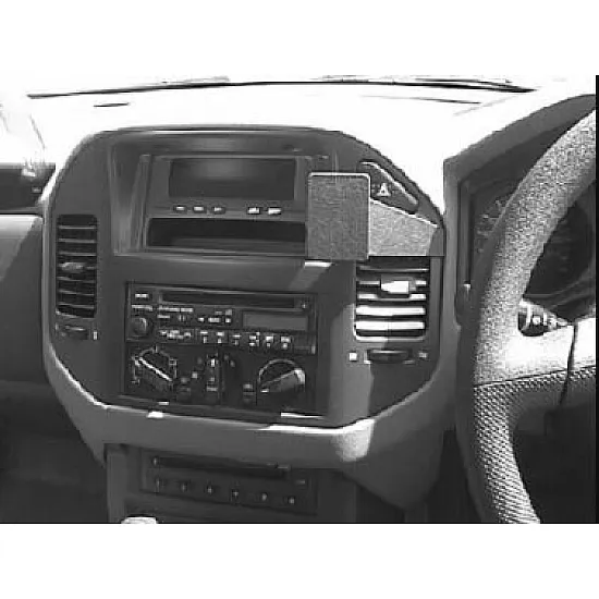 Mitsubishi Montero, Shogun Brodit ProClip Mounting Bracket - Center mount (652879)