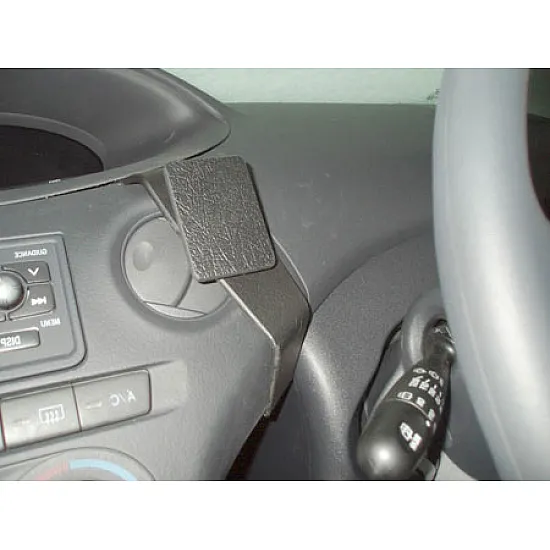 Toyota Yaris Brodit ProClip Mounting Bracket - Center mount (653381) Toyota Yaris Brodit ProClip Mounting Bracket - Center mount (653381)