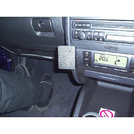 Seat Leon Brodit ProClip Mounting Bracket - Angled mount (653419) Seat Leon Brodit ProClip Mounting Bracket - Angled mount (653419)