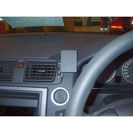 Volvo C30, C70, S40, V50 Brodit ProClip Mounting Bracket - Center mount, Right (653500) Volvo C30, C70, S40, V50 Brodit ProClip Mounting Bracket - Center mount, Right (653500)