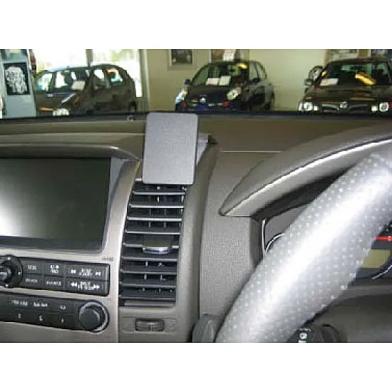 Nissan Navara, Pathfinder Brodit ProClip Mounting Bracket - Center mount (653613) Nissan Navara, Pathfinder Brodit ProClip Mounting Bracket - Center mount (653613)