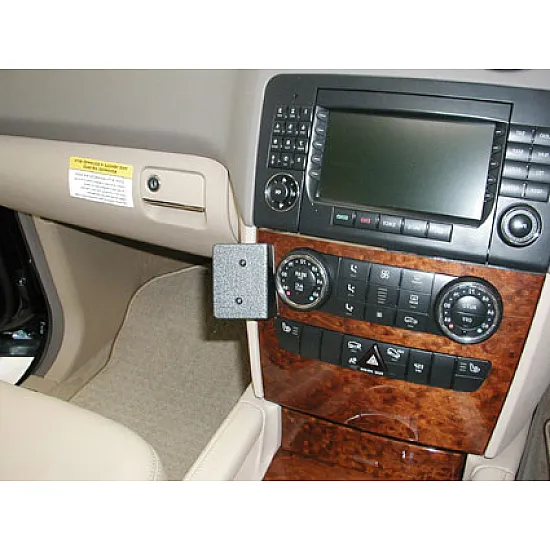 Mercedes M-Class, ML Brodit ProClip Mounting Bracket - Angled mount (653682) Mercedes M-Class, ML Brodit ProClip Mounting Bracket - Angled mount (653682)