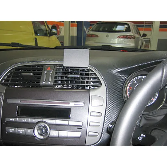 Fiat Bravo Brodit ProClip Mounting Bracket - Center mount (654074) Fiat Bravo Brodit ProClip Mounting Bracket - Center mount (654074)