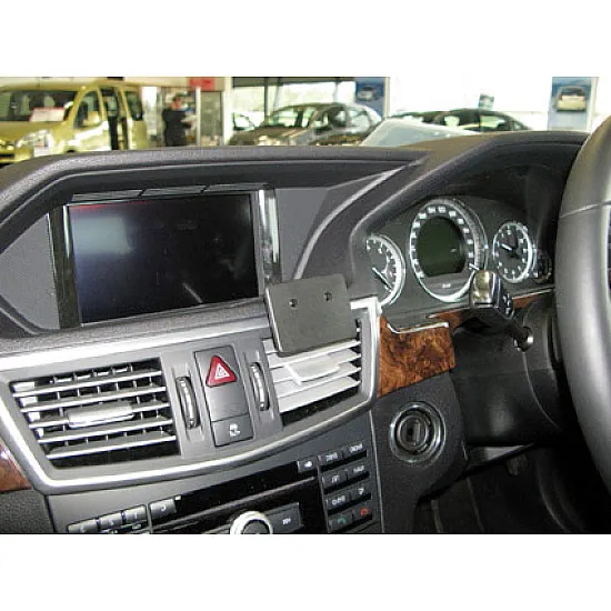 Mercedes E-Class Brodit ProClip Mounting Bracket - Center mount (654330) Mercedes E-Class Brodit ProClip Mounting Bracket - Center mount (654330)