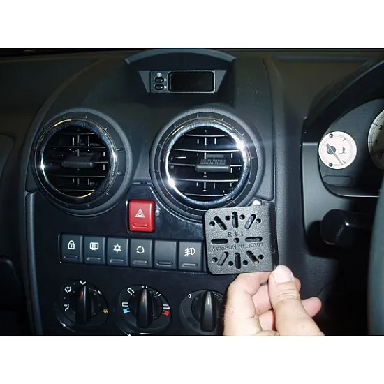 Dashmount 71071r Upper Console Mounting Bracket Rover 25 07/2004 > Dashmount 71071r Upper Console Mounting Bracket Rover 25 07/2004 >