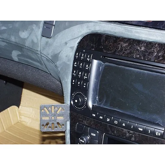 Dashmount 71184 Upper Console Mounting Bracket Mercedes S-Class W220 2003 > Dashmount 71184 Upper Console Mounting Bracket Mercedes S-Class W220 2003 >