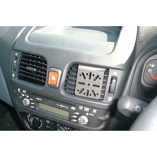 Dashmount 71345 Upper Console Mounting Bracket Nissan Almera 5 Door 2000 - 2002, 3 Door 2000 > Vent