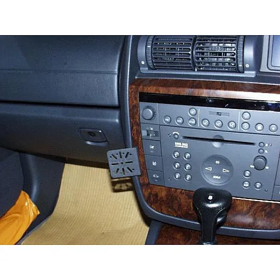 Dashmount 71384 Upper Console Mounting Bracket Vauxhall Omega 2000 >