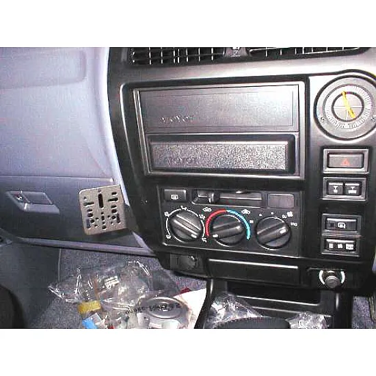 Dashmount 71639 Upper Console Mounting Bracket Toyota Landcruiser Colorado J90 Upto 11/2002 Dashmount 71639 Upper Console Mounting Bracket Toyota Landcruiser Colorado J90 Upto 11/2002