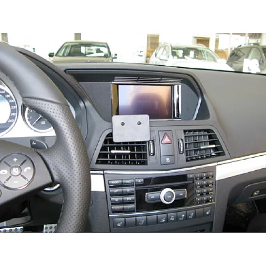 Mercedes E-Class Brodit ProClip Mounting Bracket - Center mount (854459) Mercedes E-Class Brodit ProClip Mounting Bracket - Center mount (854459)
