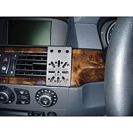 Dashmount 71093 Upper Console Mounting Bracket BMW 5-Series E60/61 2004 > Dashmount 71093 Upper Console Mounting Bracket BMW 5-Series E60/61 2004 >