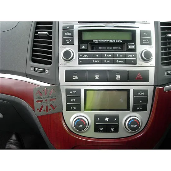 Dashmount 711070 Upper Console Mounting Bracket Hyundai Santa Fe 2006 > Dashmount 711070 Upper Console Mounting Bracket Hyundai Santa Fe 2006 >