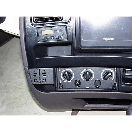 Dashmount 71404 Upper Console Mounting Bracket Renault Magnum up to 2007 Dashmount 71404 Upper Console Mounting Bracket Renault Magnum up to 2007
