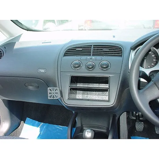 Dashmount 71076t Upper Console Mounting Bracket Seat Toledo Single DIN radio Up to 2005 Dashmount 71076t Upper Console Mounting Bracket Seat Toledo Single DIN radio Up to 2005