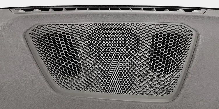 Center Speaker: Easy Integration with BMW Sound Systems