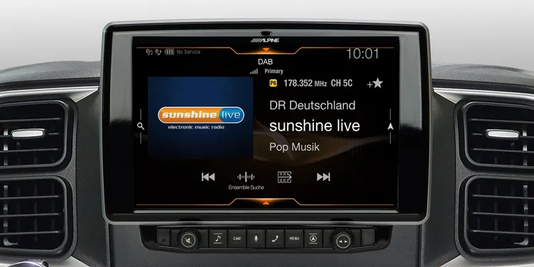 9_Built-in-DAB-Plus-digital-radio