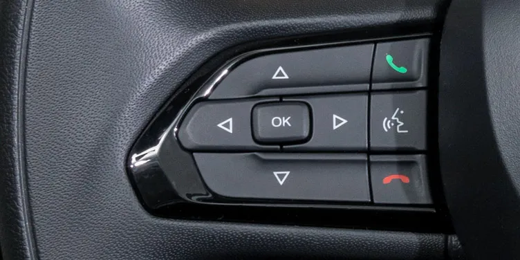 Easy control from the steering wheel