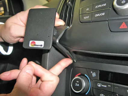 Brodit-Proclip-655066-Ford-Focus-Installation-3