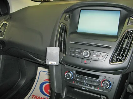 Brodit-Proclip-655066-Ford-Focus-Installation-4