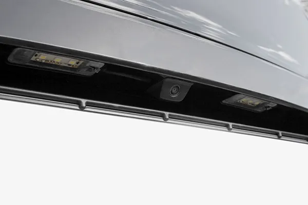 Porsche-Mecan-reversing-camera