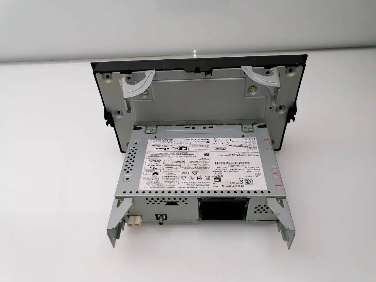 Peça sobressalente para automóvel em segunda mão sistema de áudio / rádio cd por seat arona 1.0 tsi referências oem iam 6f0035871b  